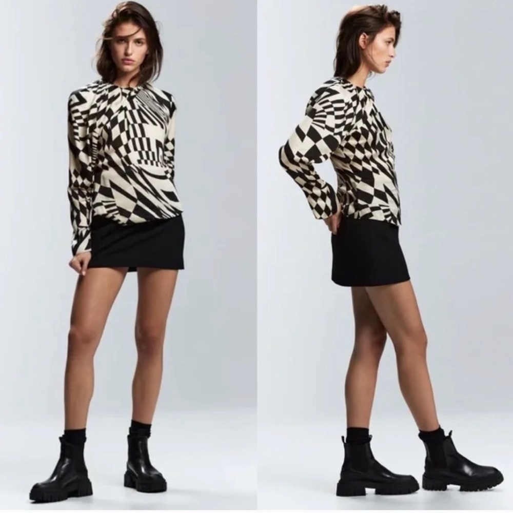 🌻ZARA  Fw21  Black & White Printed Front Pleated Viscose Blouse Size Small